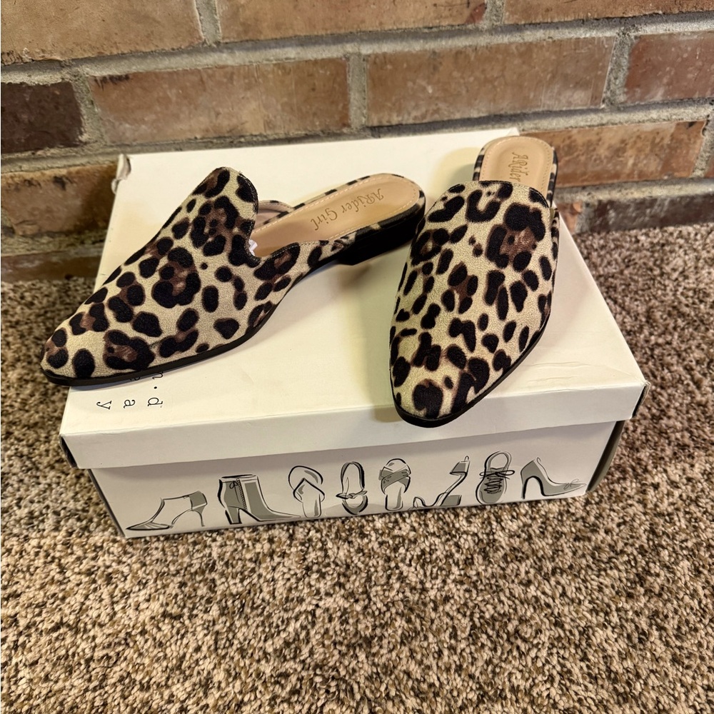 Cheetah Print Mules • Size 8 1/2 • Faux Suede Upper